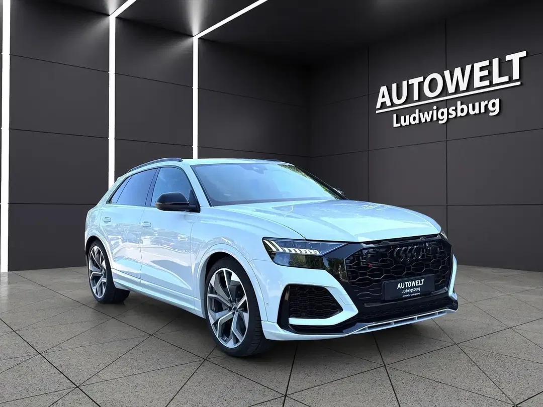Audi RS Q8 - Thumbnail 3