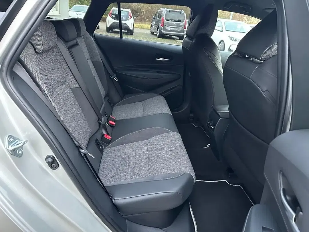 Toyota Corolla - Thumbnail 15