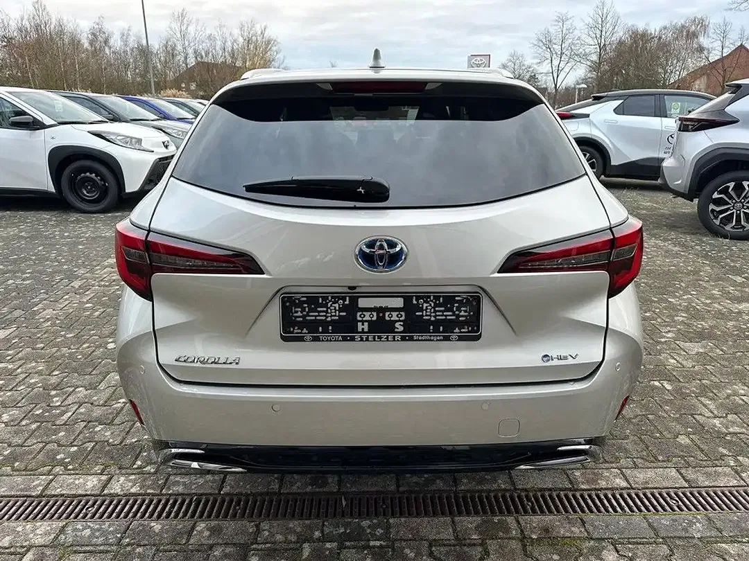 Toyota Corolla - Thumbnail 4