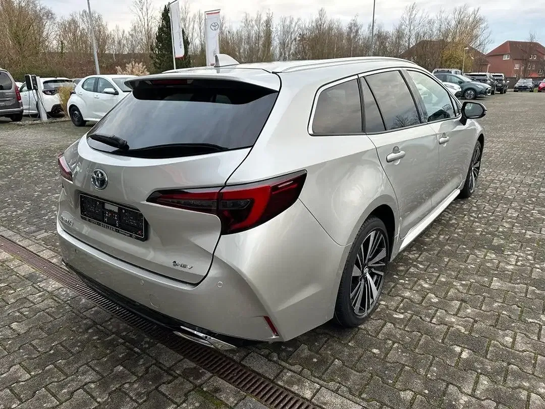 Toyota Corolla - Thumbnail 5