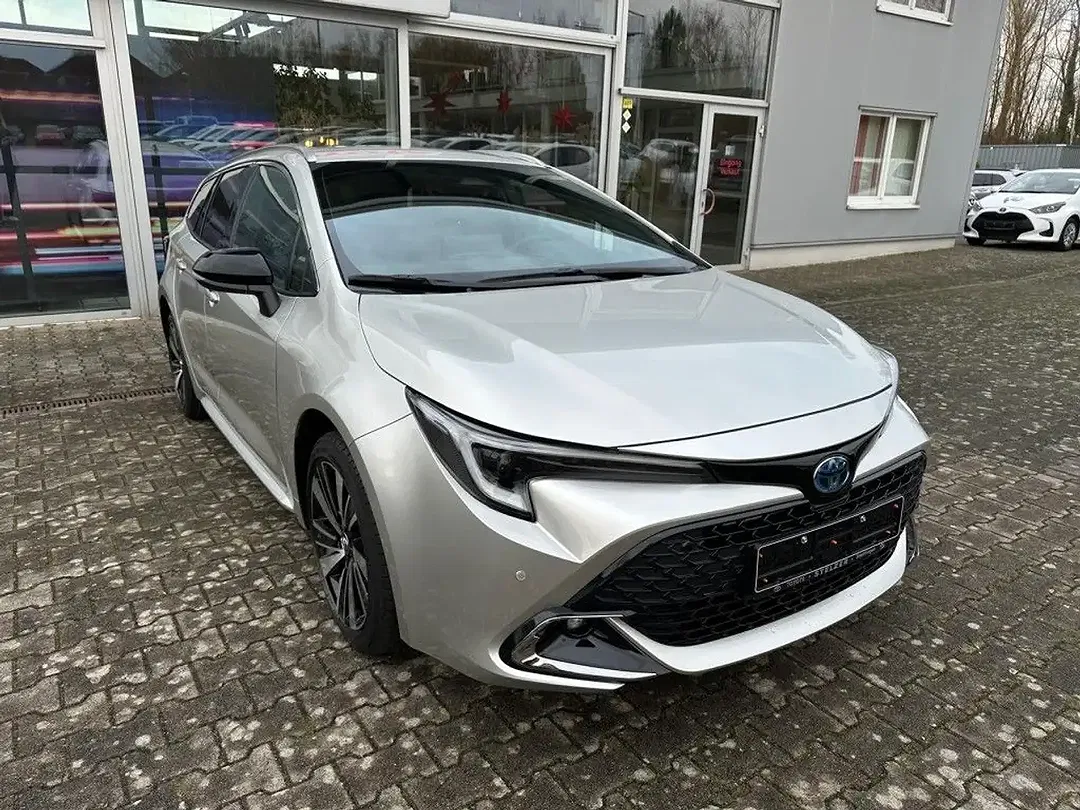 Toyota Corolla - Thumbnail 7