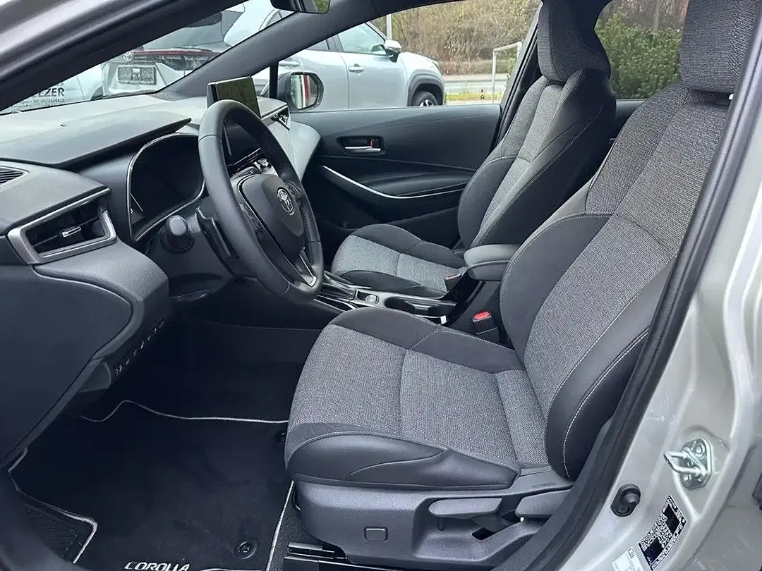 Toyota Corolla - Thumbnail 8