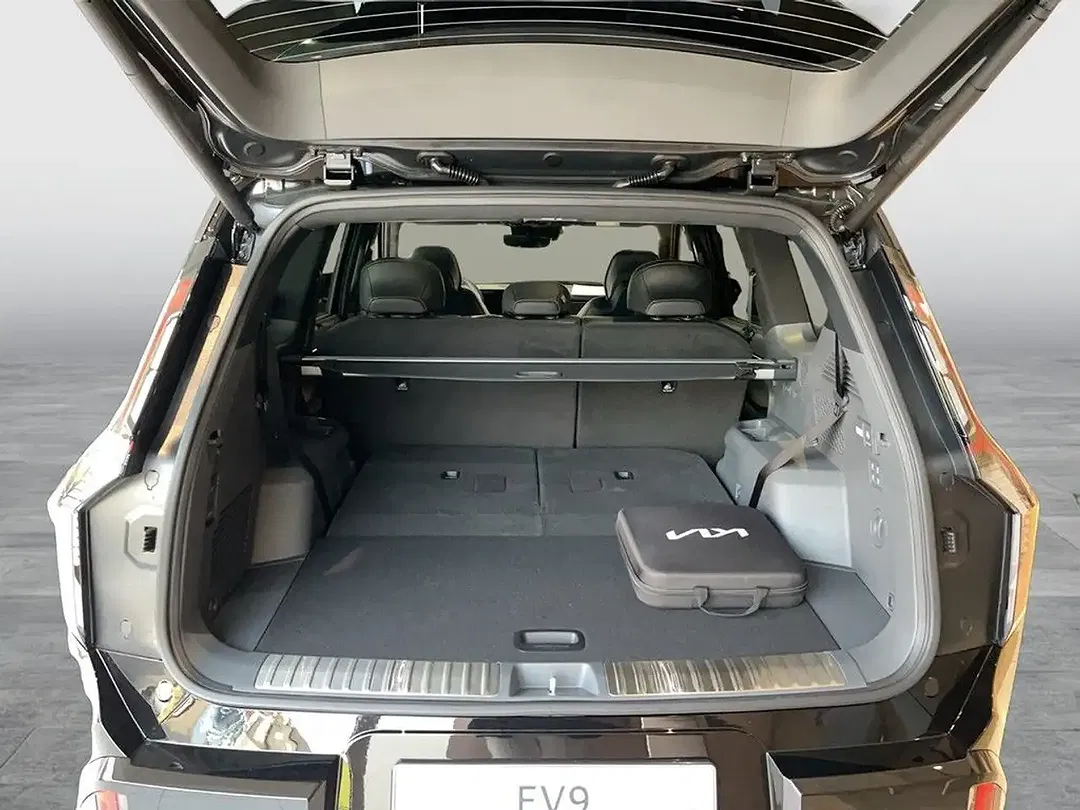 Kia EV9 - Thumbnail 14