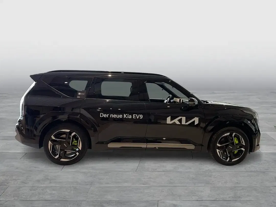 Kia EV9 - Thumbnail 7