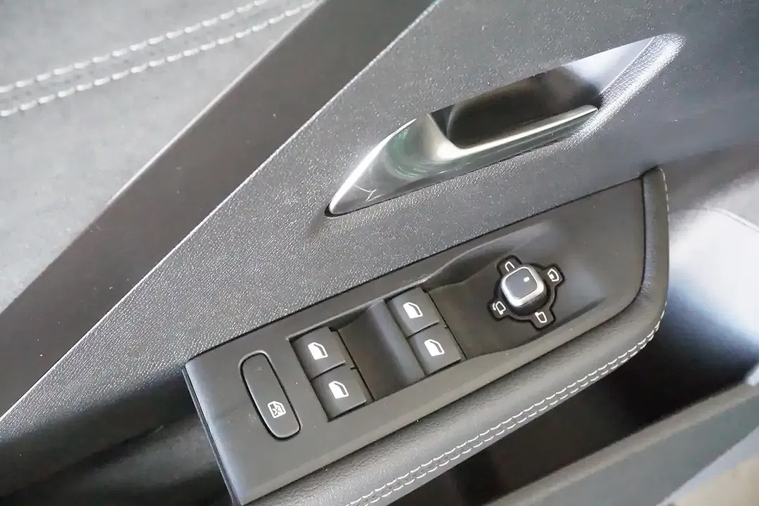 Opel Astra - Thumbnail 11