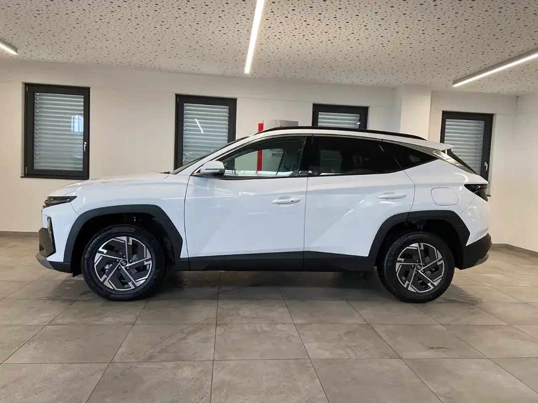 Hyundai TUCSON - Thumbnail 2