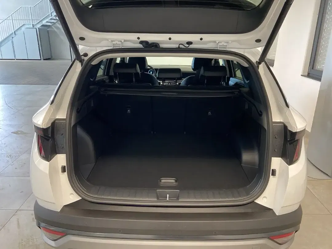 Hyundai TUCSON - Thumbnail 6