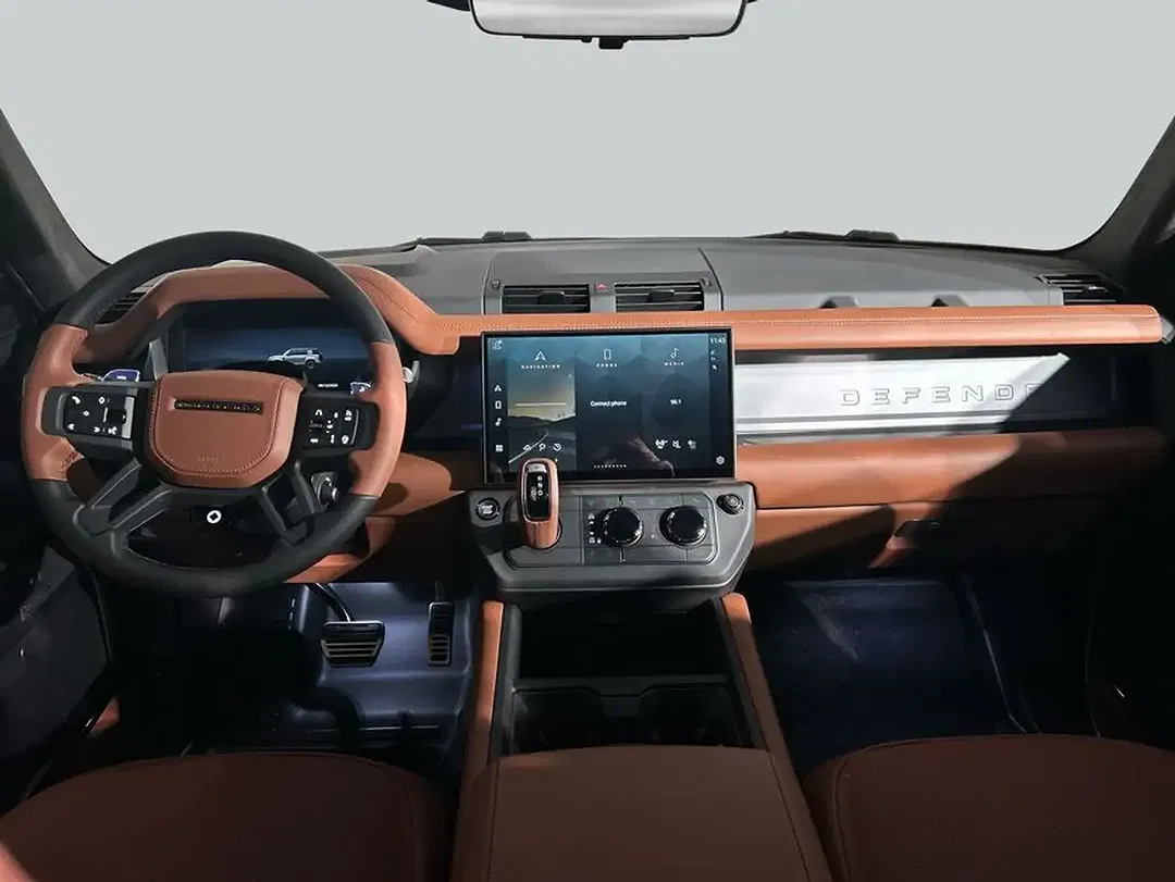 Land Rover Defender - Thumbnail 4