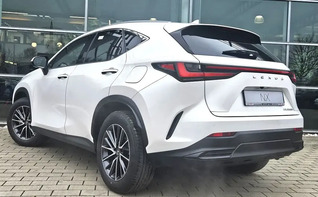 Lexus NX 350h - Thumbnail 4