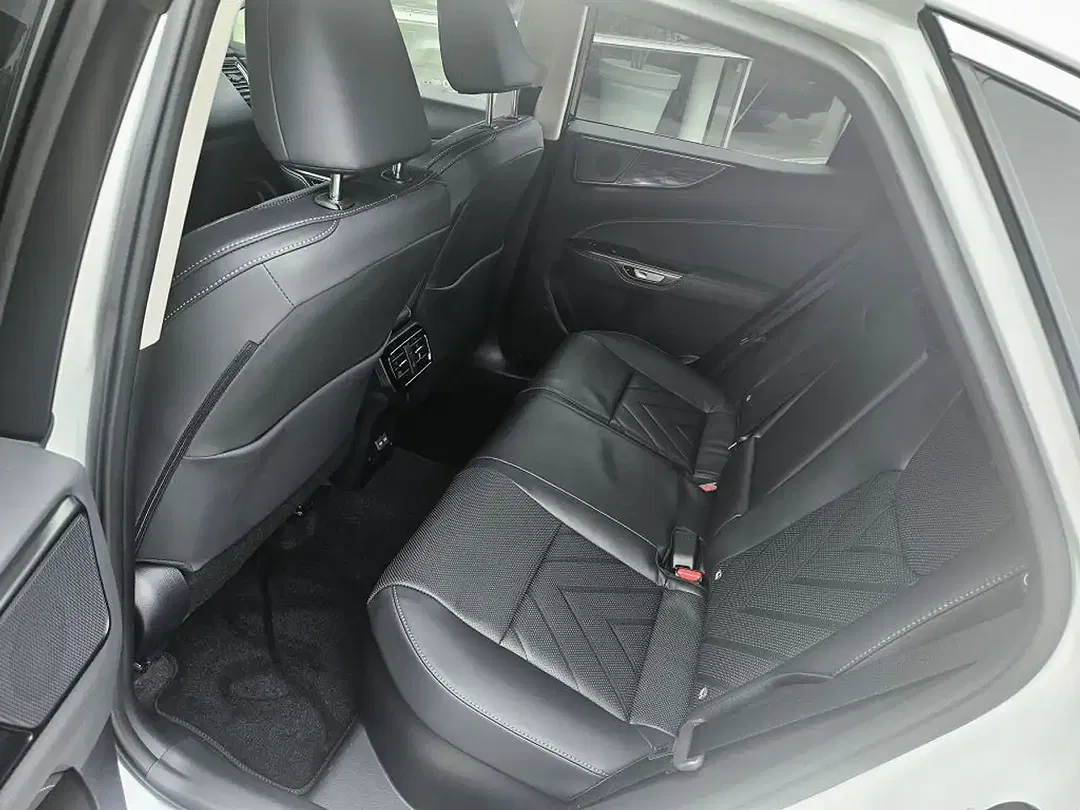 Lexus NX 350h - Thumbnail 6
