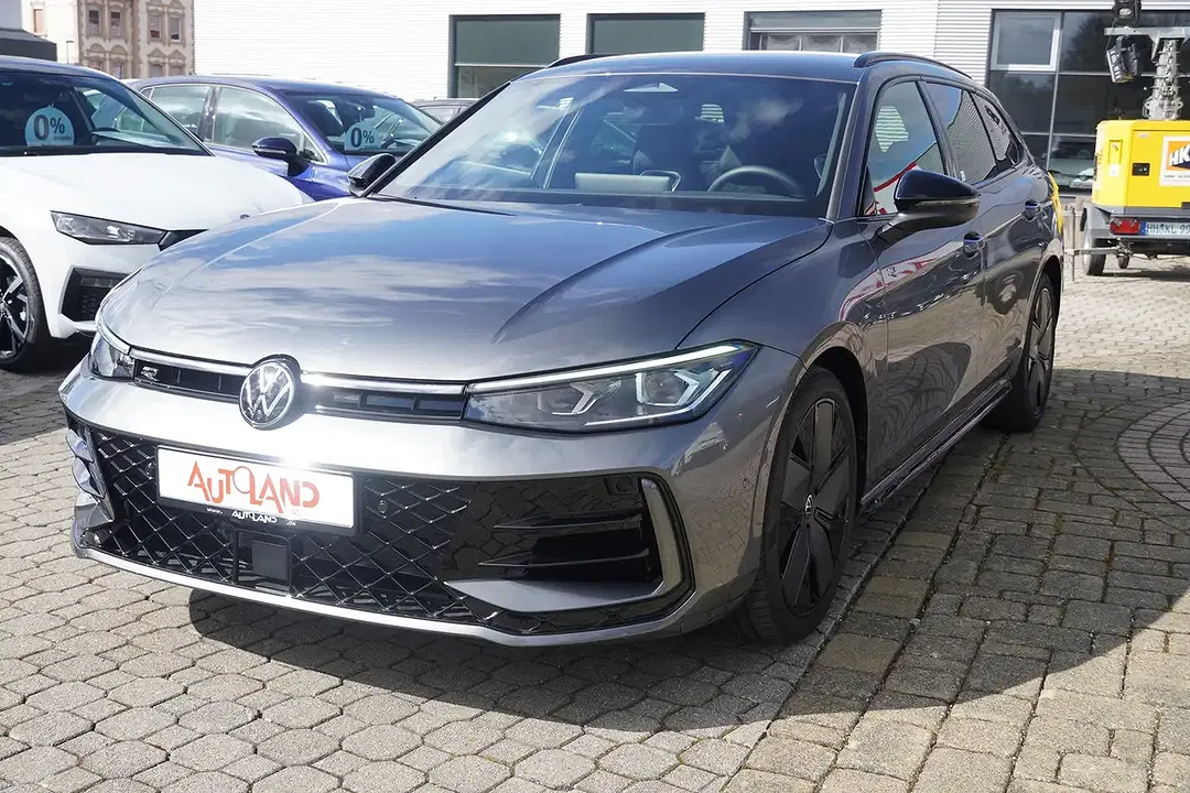 Volkswagen Passat Variant - Thumbnail 1