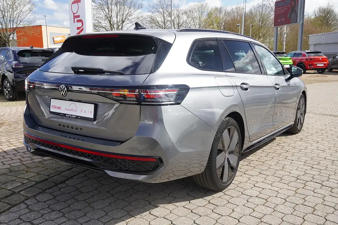 Volkswagen Passat Variant - Thumbnail 4