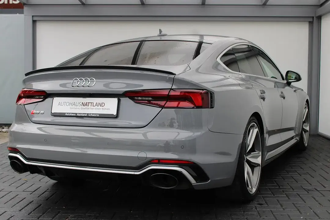 Audi RS5 - Thumbnail 3