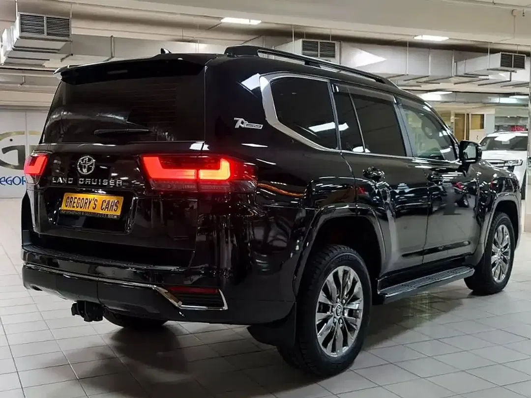 Toyota Land Cruiser - Thumbnail 8