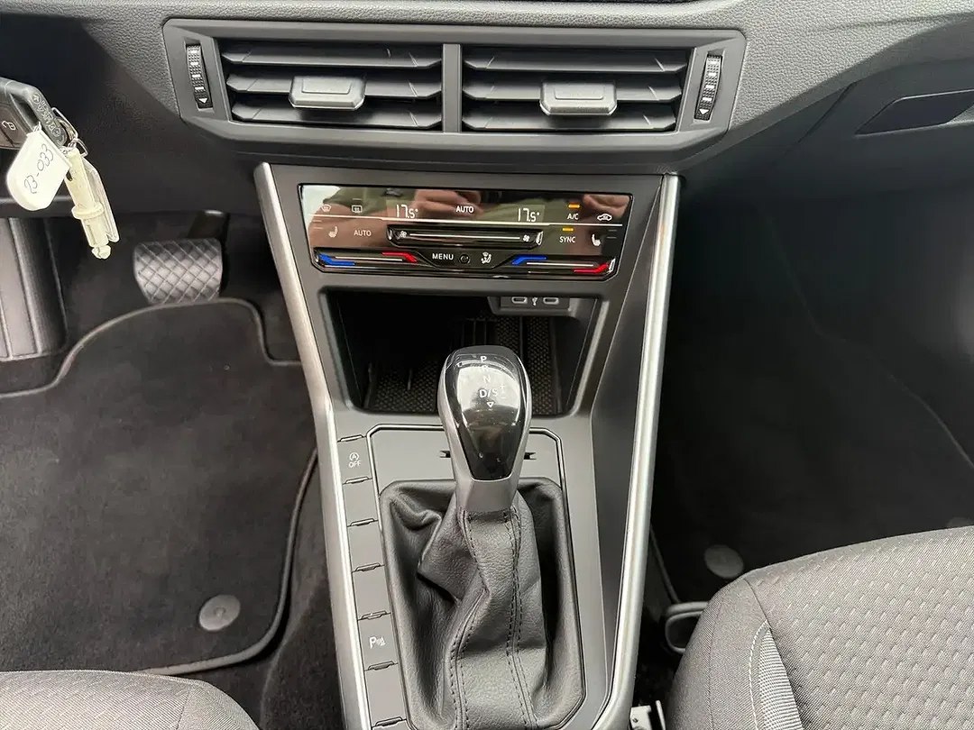 Volkswagen Polo - Thumbnail 8
