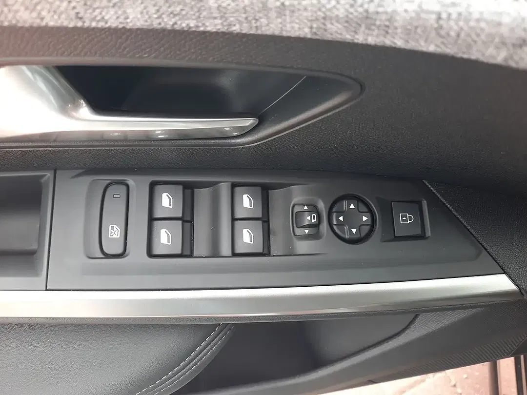 Peugeot 5008 - Thumbnail 11