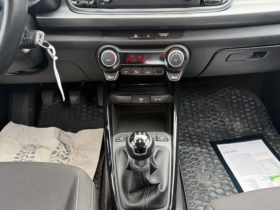 Kia Rio - Thumbnail 13