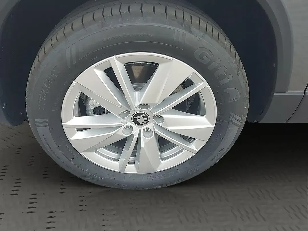 Skoda Karoq - Thumbnail 10