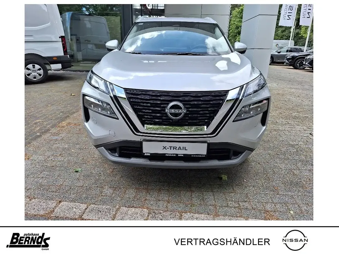 Nissan X-Trail - Thumbnail 2