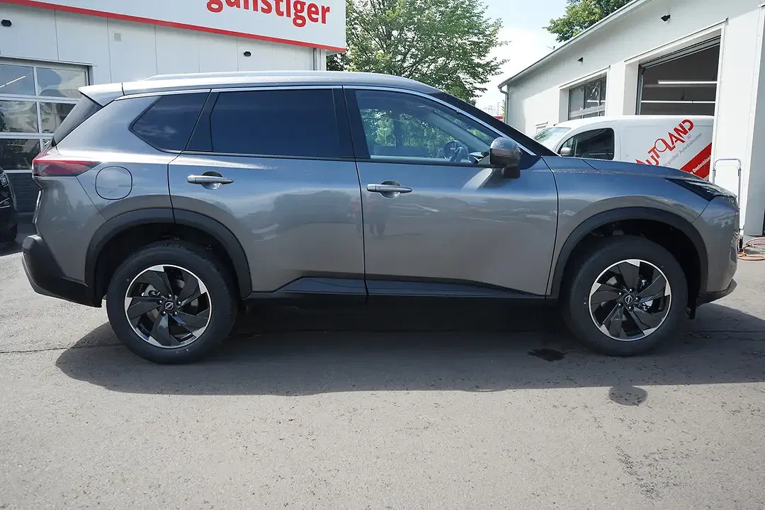 Nissan X-Trail - Thumbnail 2