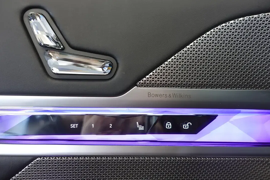 BMW i7 - Thumbnail 10