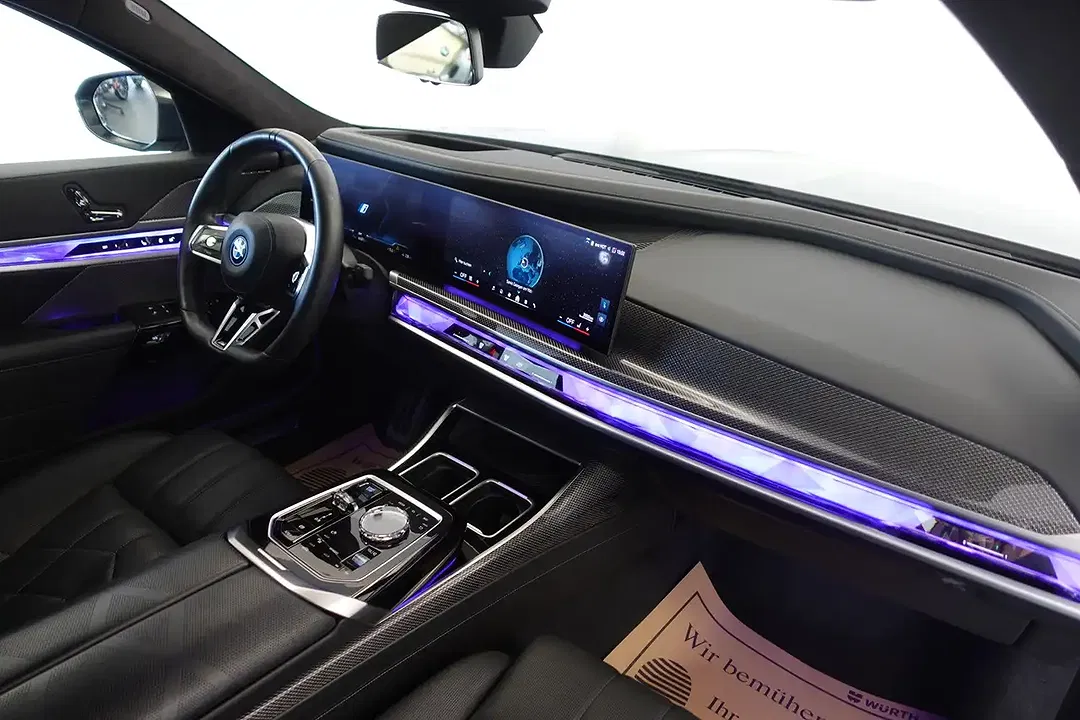 BMW i7 - Thumbnail 5