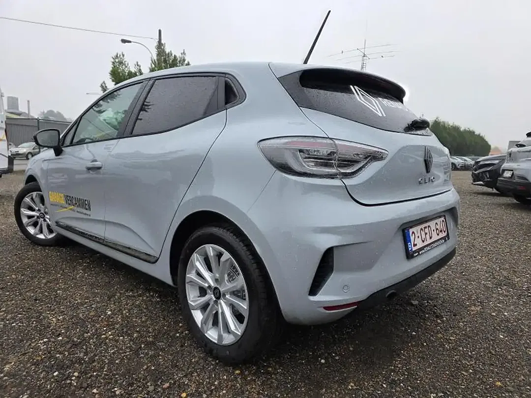 Renault Clio - Thumbnail 2