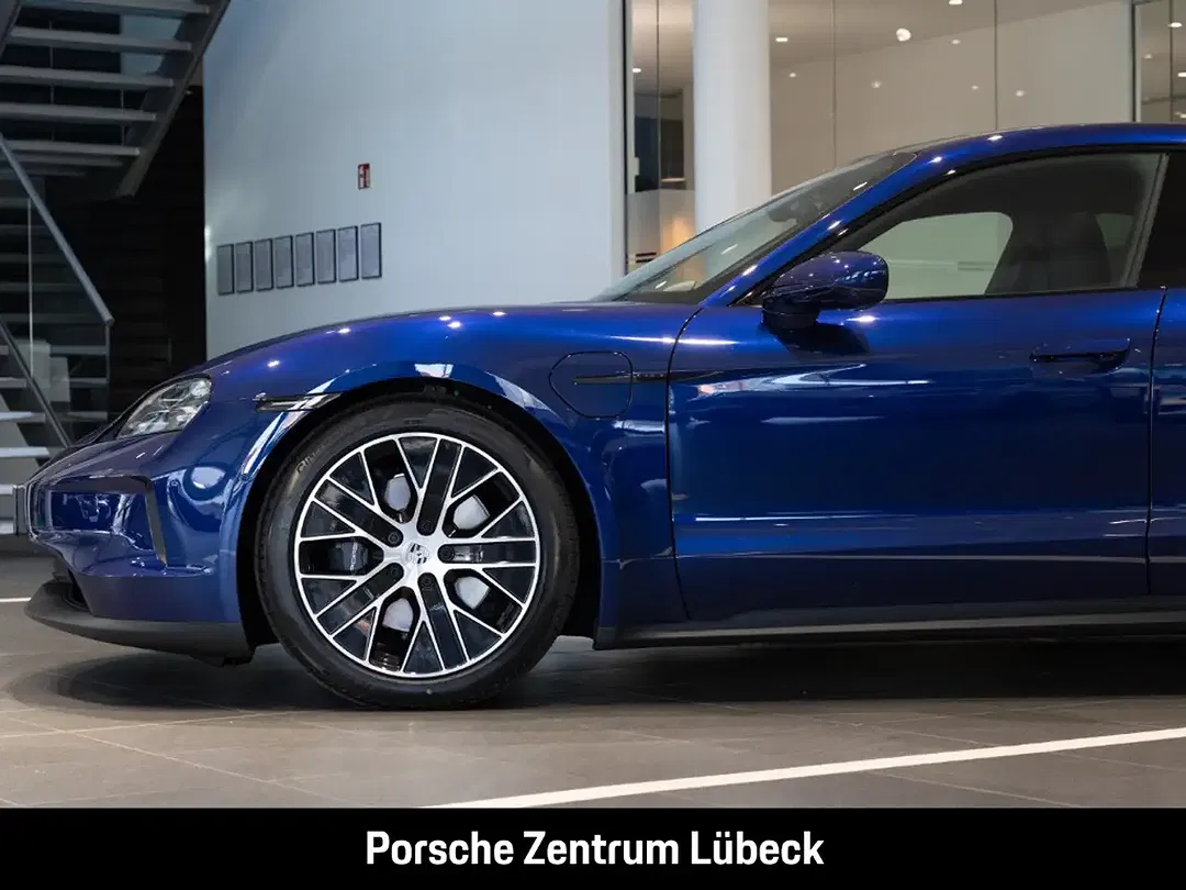Porsche Taycan - Thumbnail 10