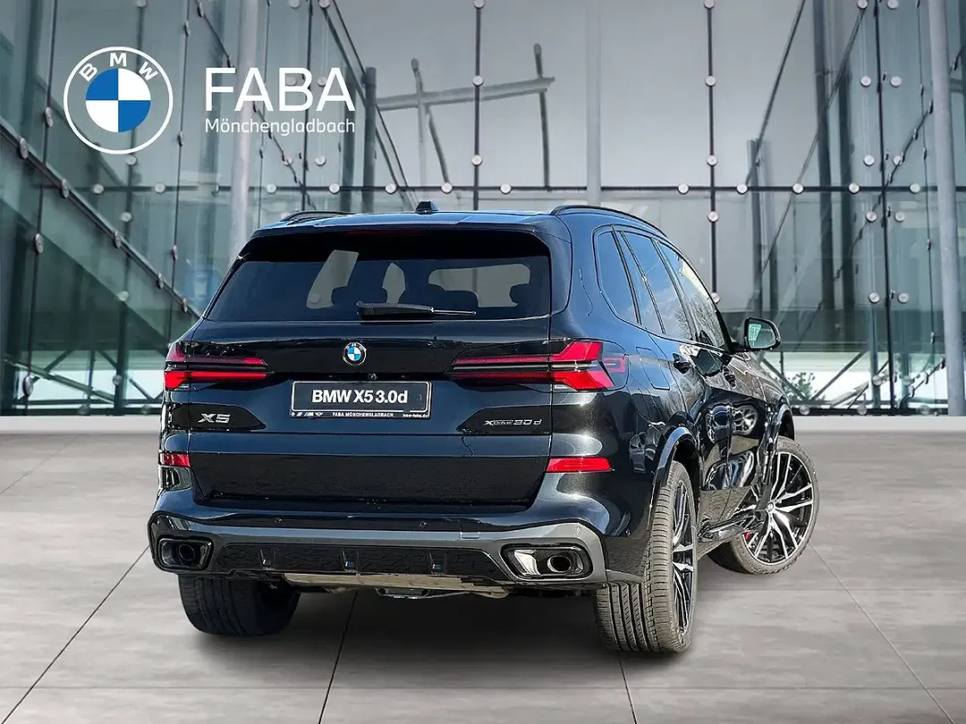 BMW X5 - Thumbnail 2