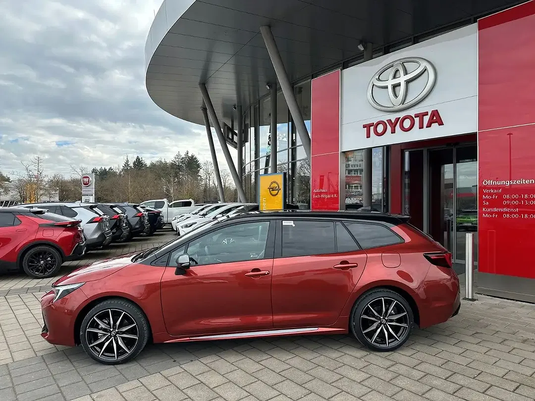 Toyota Corolla - Thumbnail 3