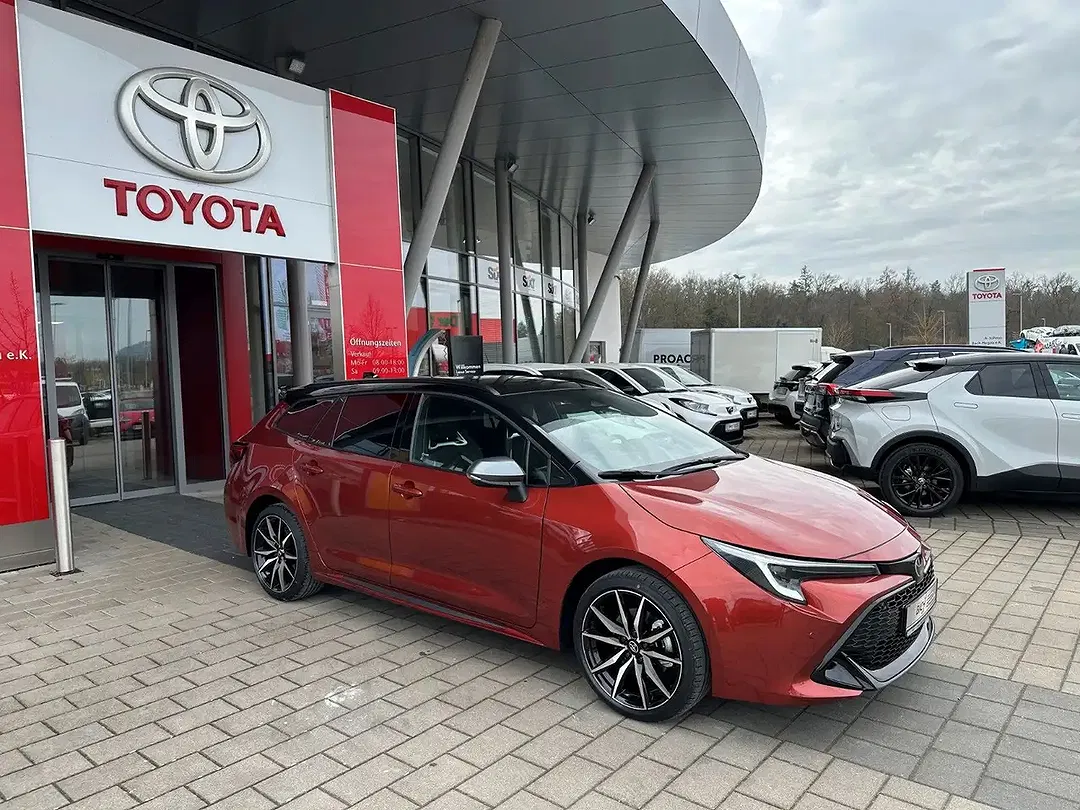 Toyota Corolla - Thumbnail 5
