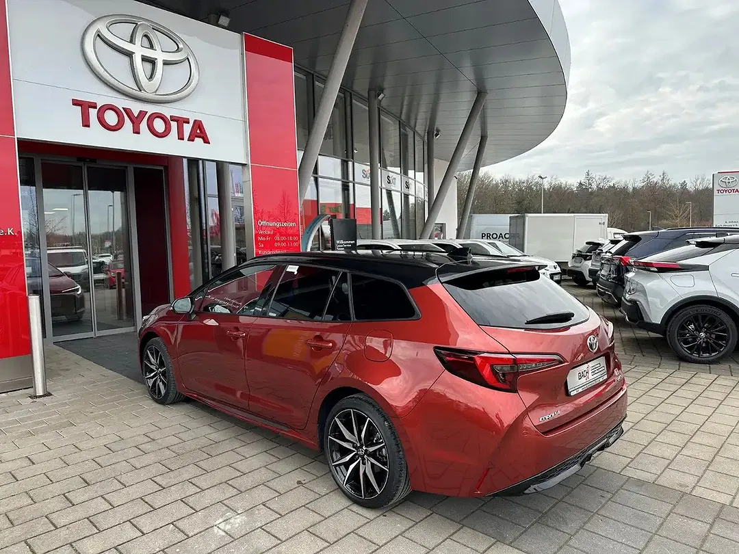 Toyota Corolla - Thumbnail 8