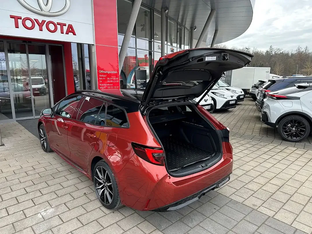 Toyota Corolla - Thumbnail 9