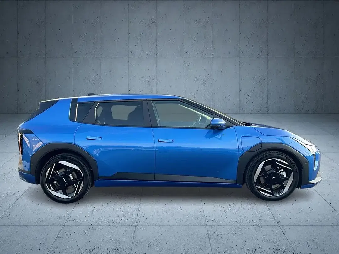 Kia EV4 - Thumbnail 7