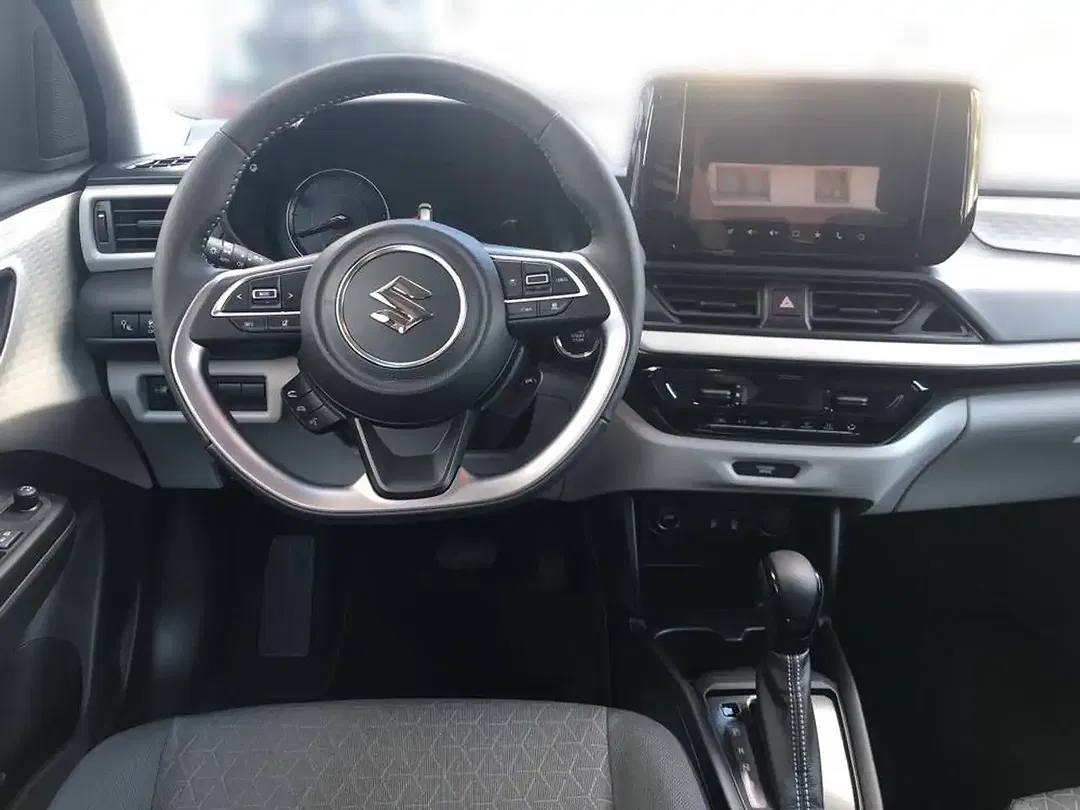 Suzuki Swift - Thumbnail 10