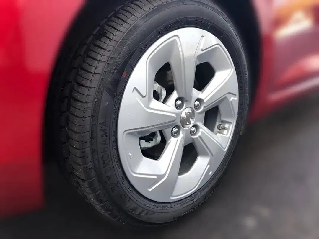 Suzuki Swift - Thumbnail 8