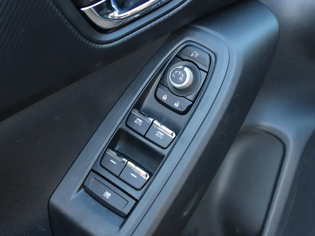 Subaru Crosstrek - Thumbnail 13