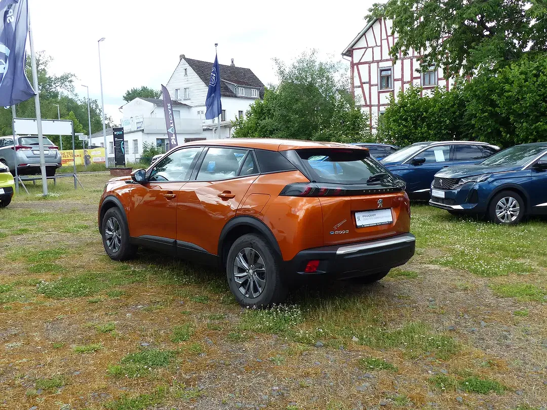 Peugeot 2008 - Thumbnail 3