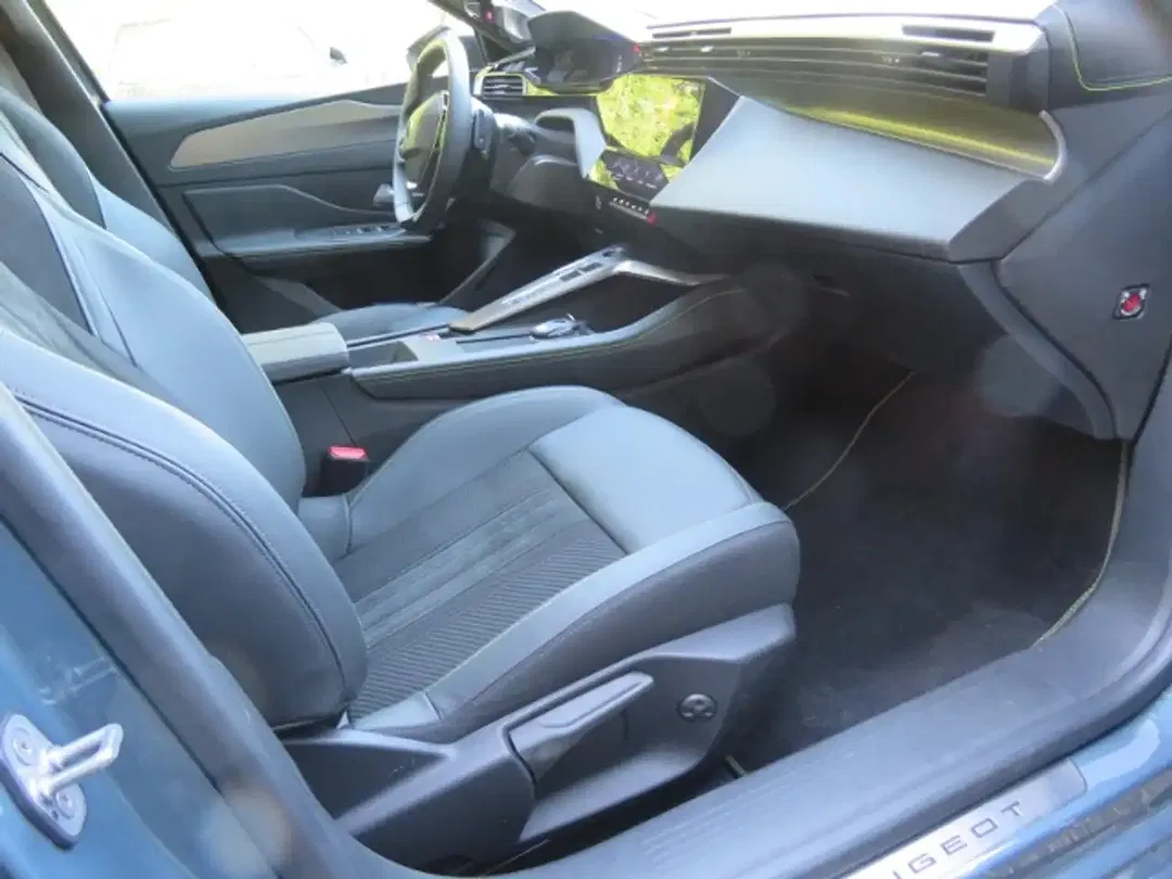 Peugeot 308 - Thumbnail 11