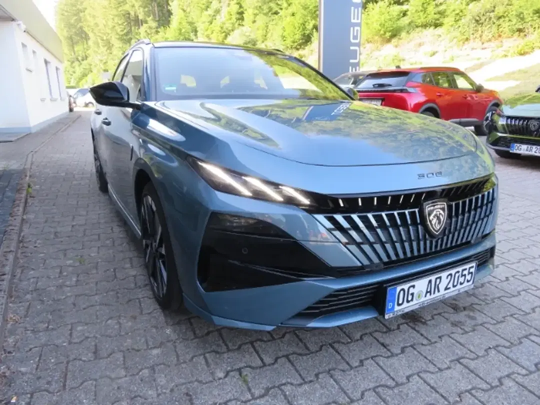 Peugeot 308 - Thumbnail 3