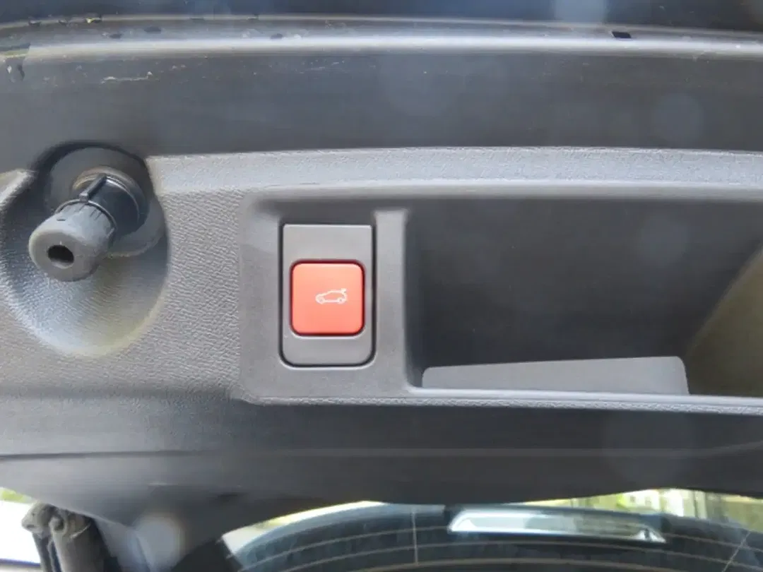 Peugeot 308 - Thumbnail 9