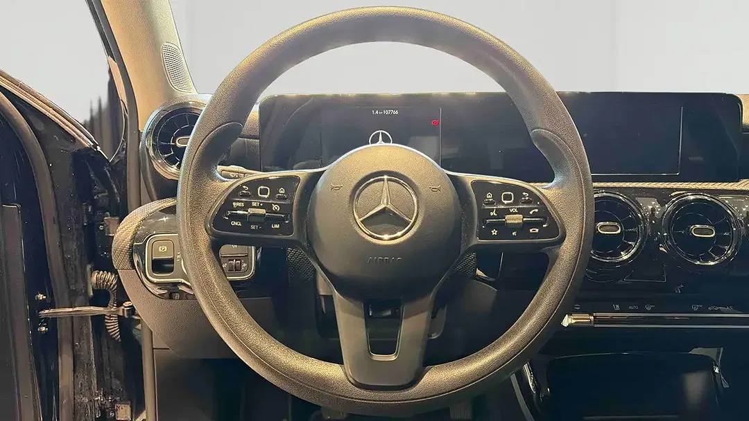 Mercedes-Benz A 200 - Thumbnail 9