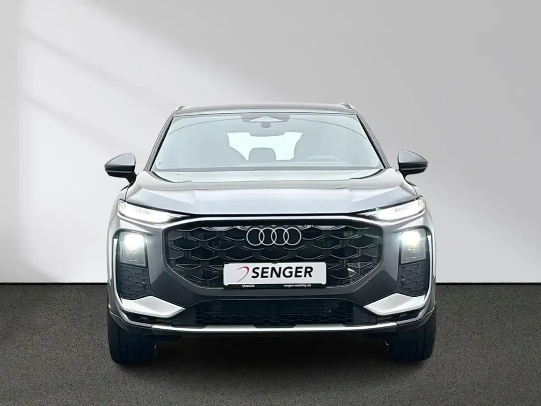 Audi Q3 - Thumbnail 4