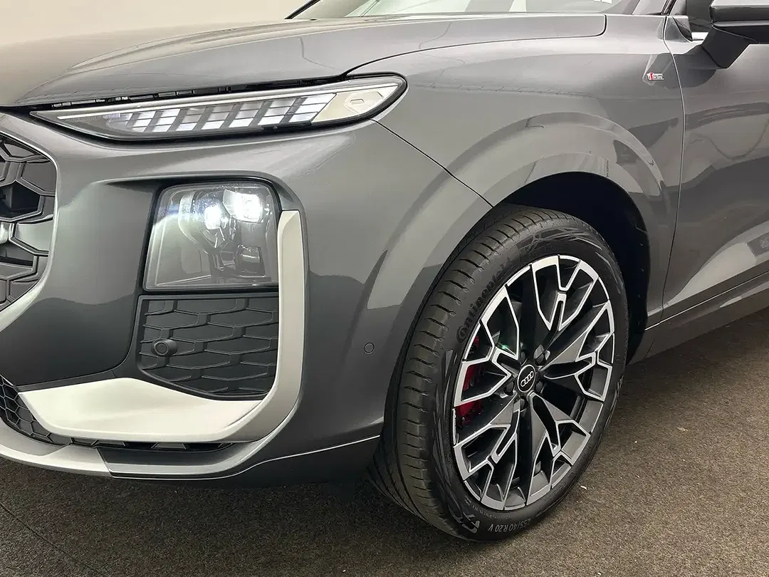 Audi Q3 - Thumbnail 6