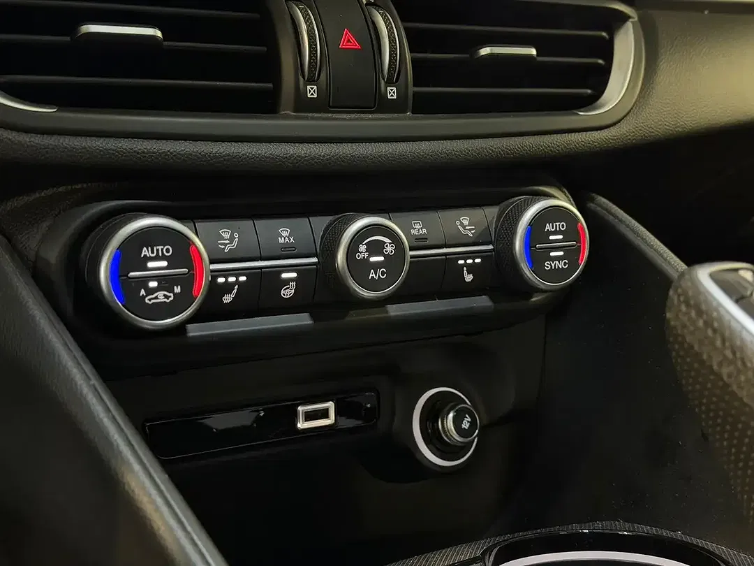 Alfa Romeo Giulia - Thumbnail 14