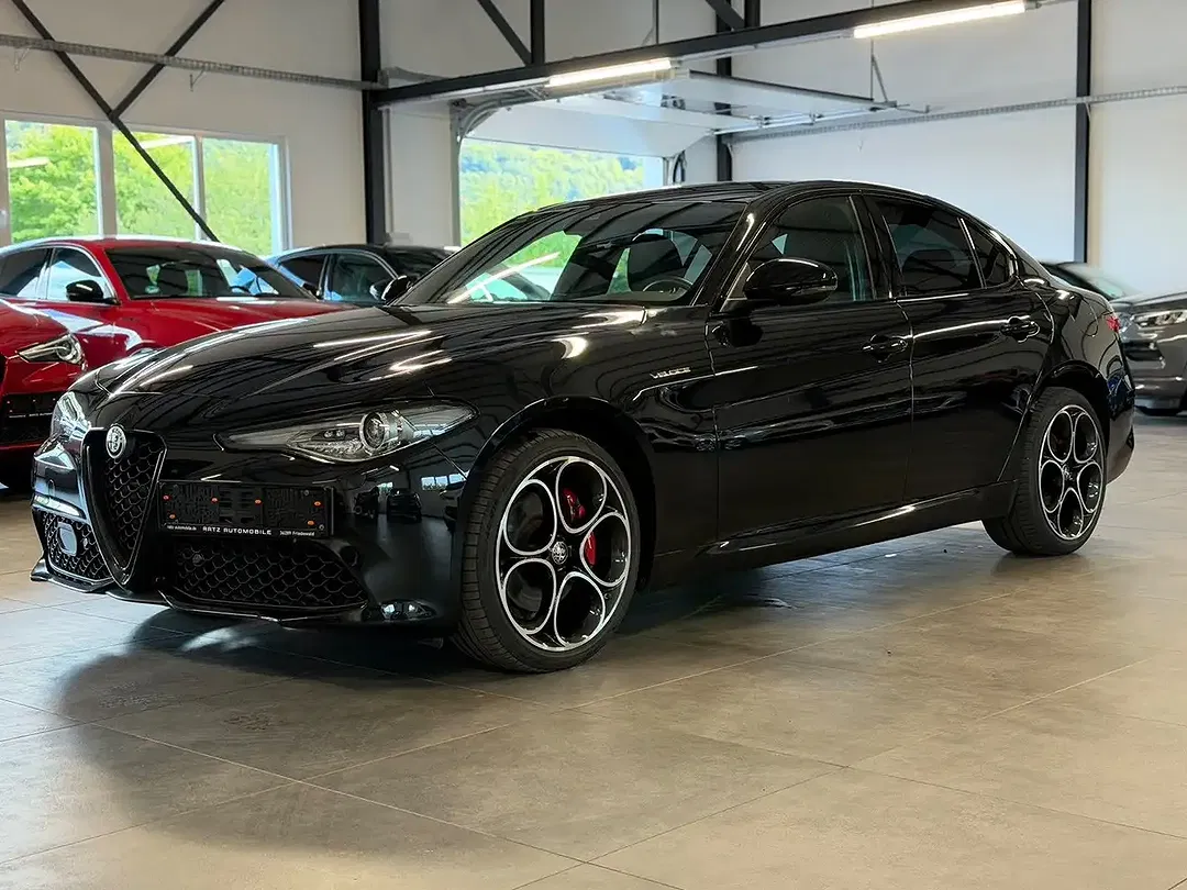 Alfa Romeo Giulia - Thumbnail 3
