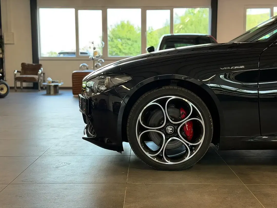Alfa Romeo Giulia - Thumbnail 4