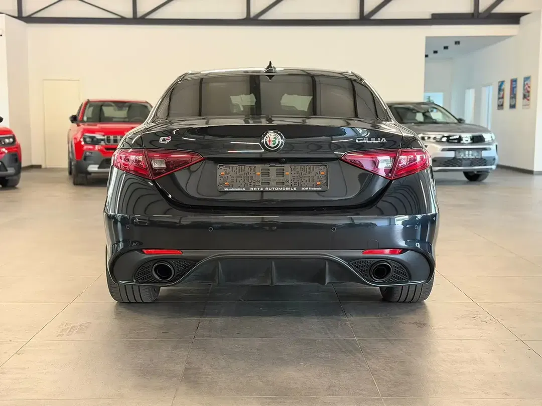 Alfa Romeo Giulia - Thumbnail 6