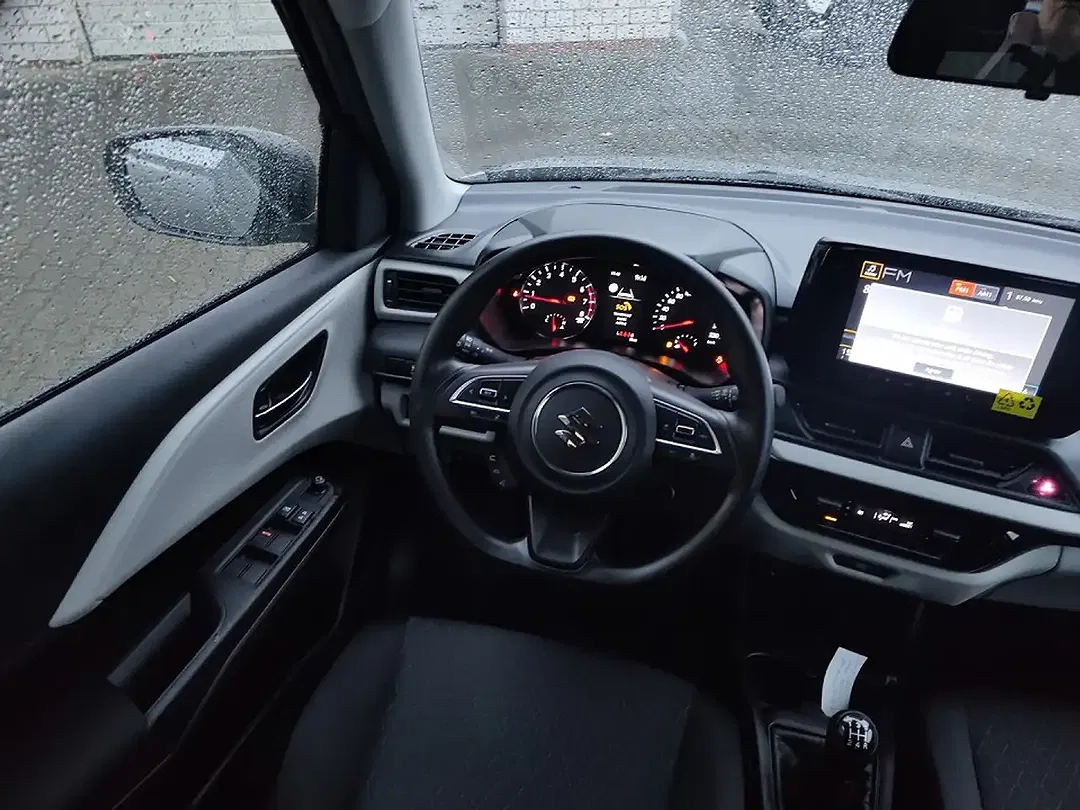 Suzuki Swift - Thumbnail 5