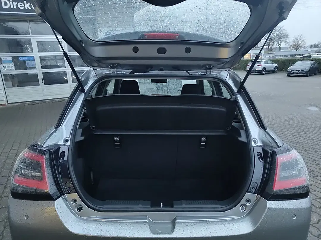 Suzuki Swift - Thumbnail 8